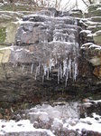 SX02118 Icicles on little stream.jpg